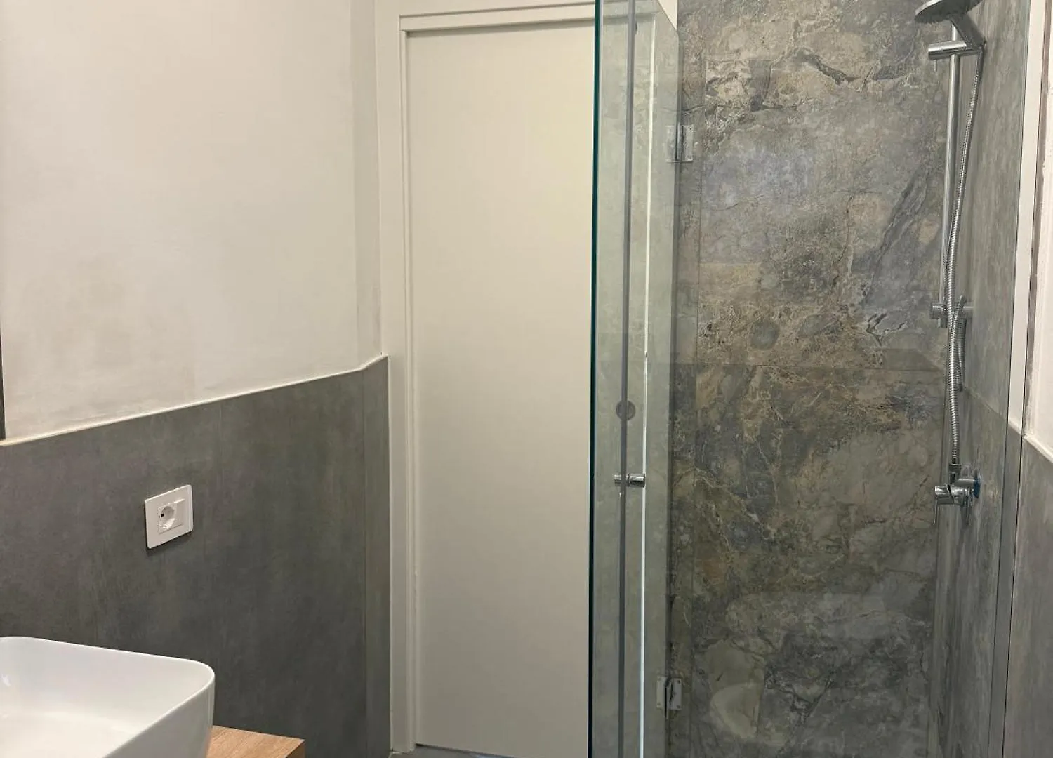 Apartament Seventh Floor 5 Min From San Siro Mediolan 0*,